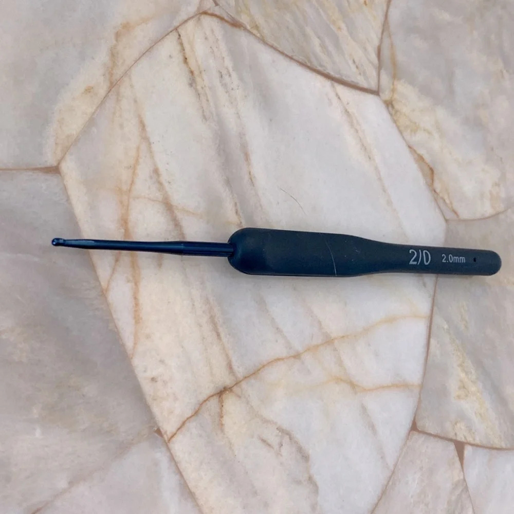 Crochet‎ Needle Black 2.0 mm